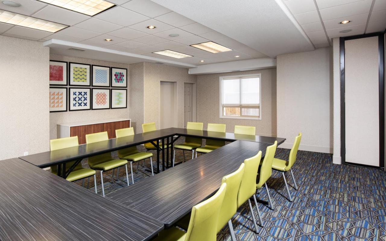 Holiday Inn Express Grande Prairie By Ihg Exterior foto