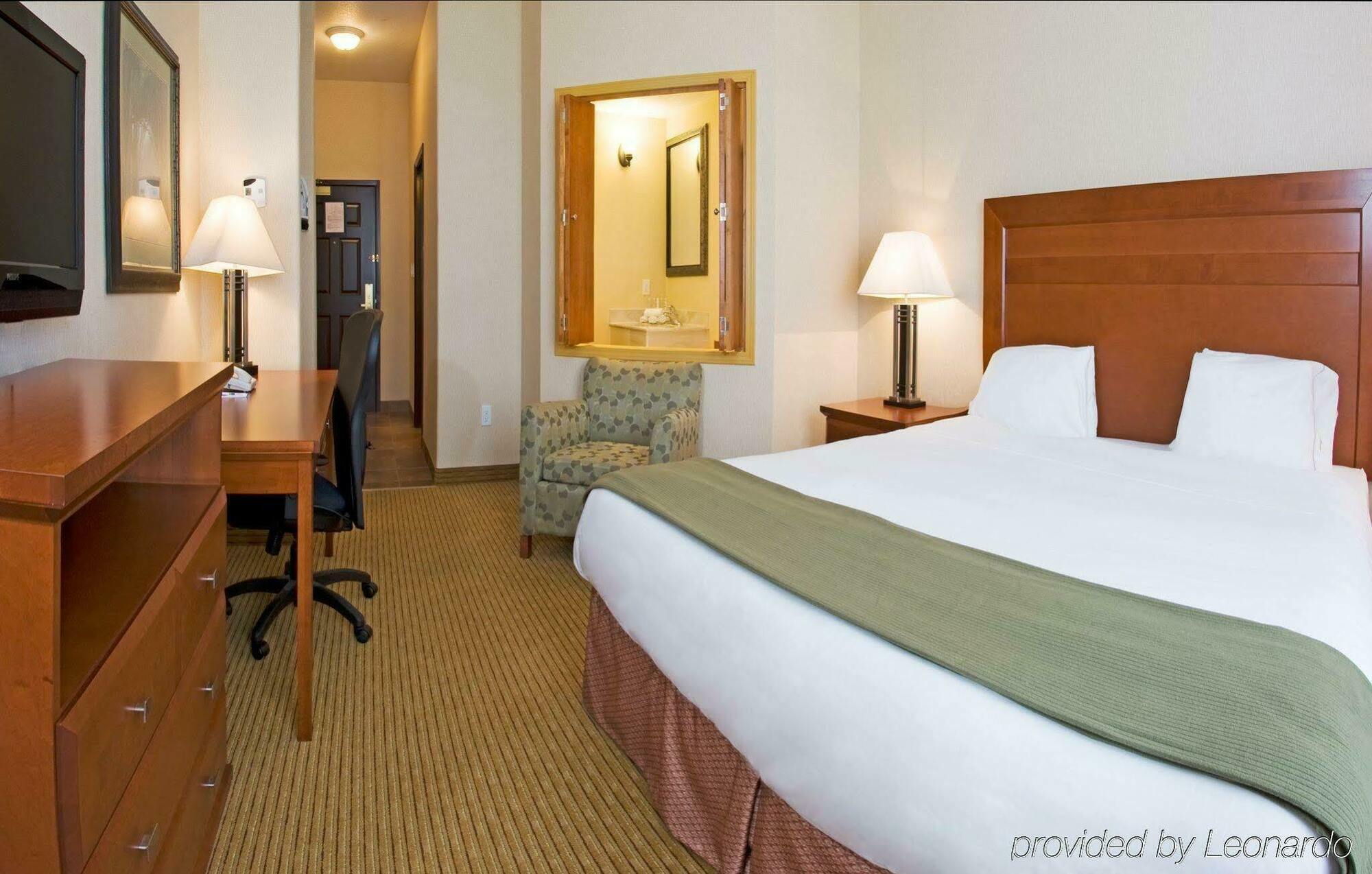 Holiday Inn Express Grande Prairie By Ihg Exterior foto