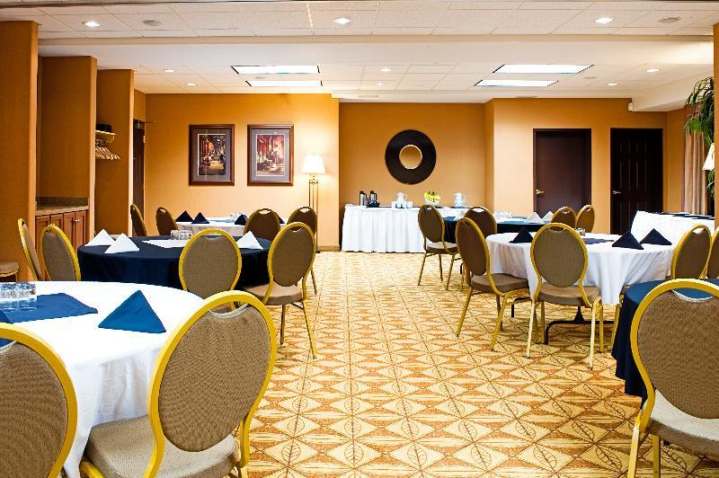 Holiday Inn Express Grande Prairie By Ihg Exterior foto